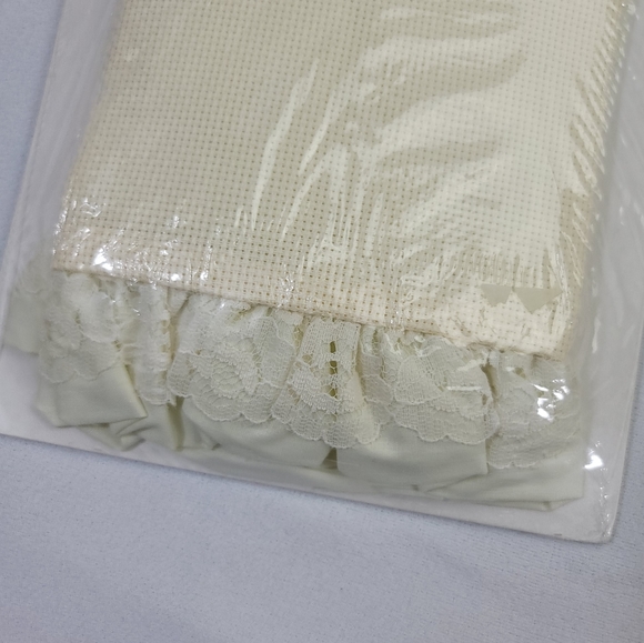 Designs For The Needle Pillowsham - Cross Stitch - Picture 2 of 10